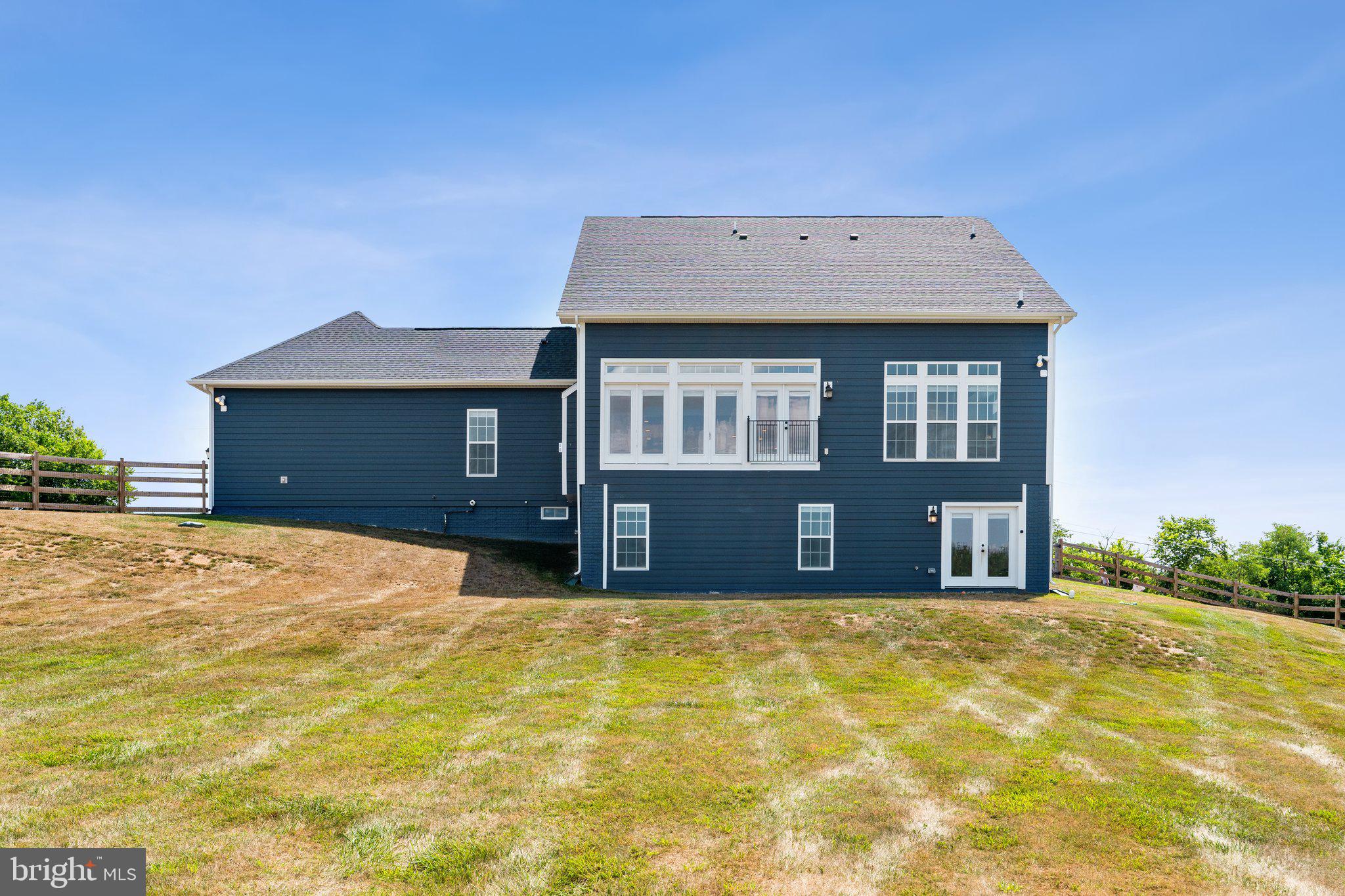17691 Lakefield Rd