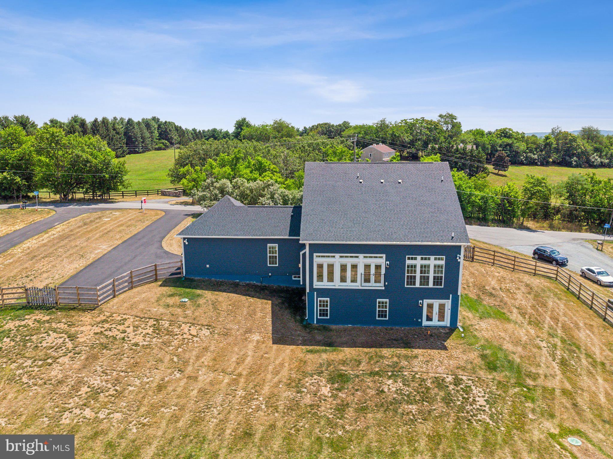 17691 Lakefield Rd