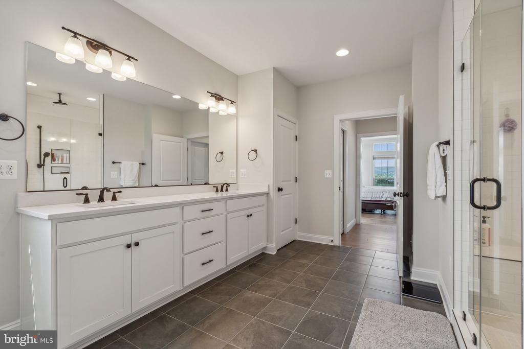 17691 Lakefield Rd