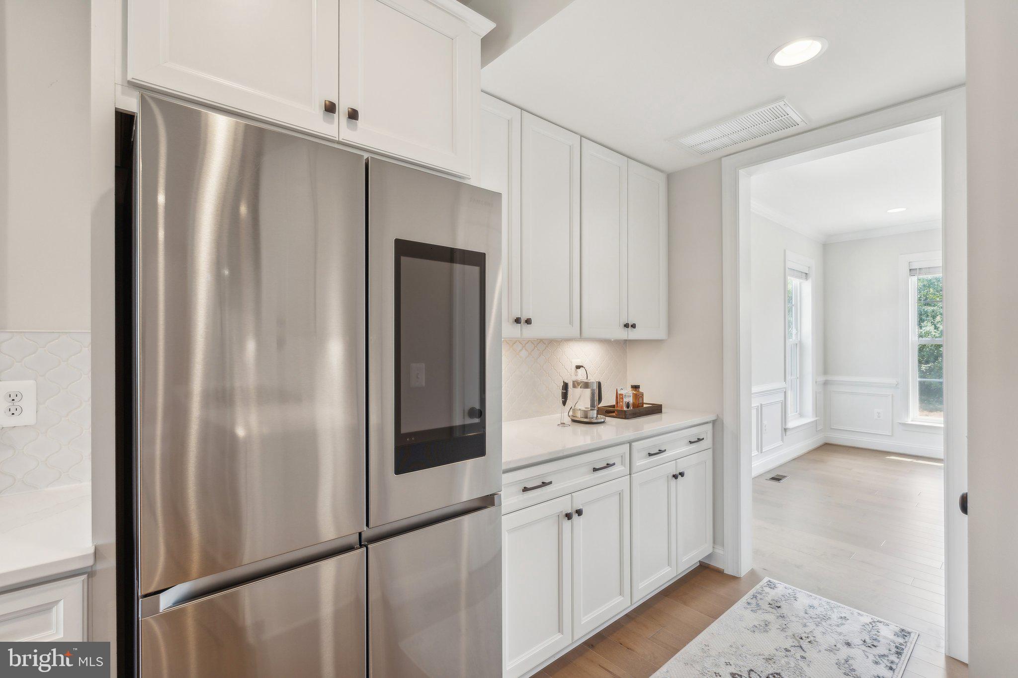 17691 Lakefield Rd