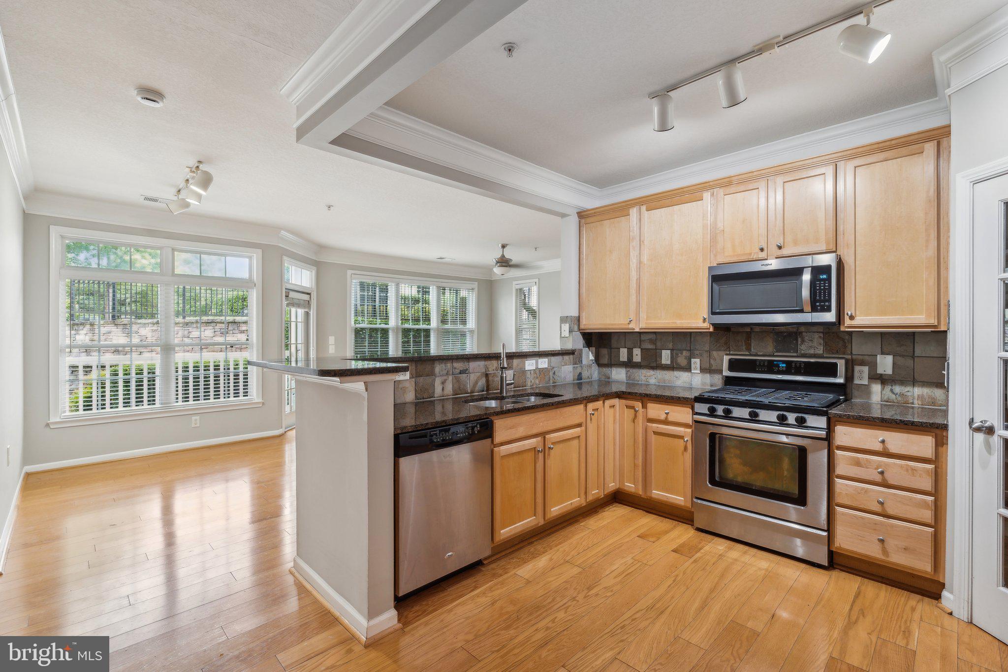504 Sunset View Ter SE #103