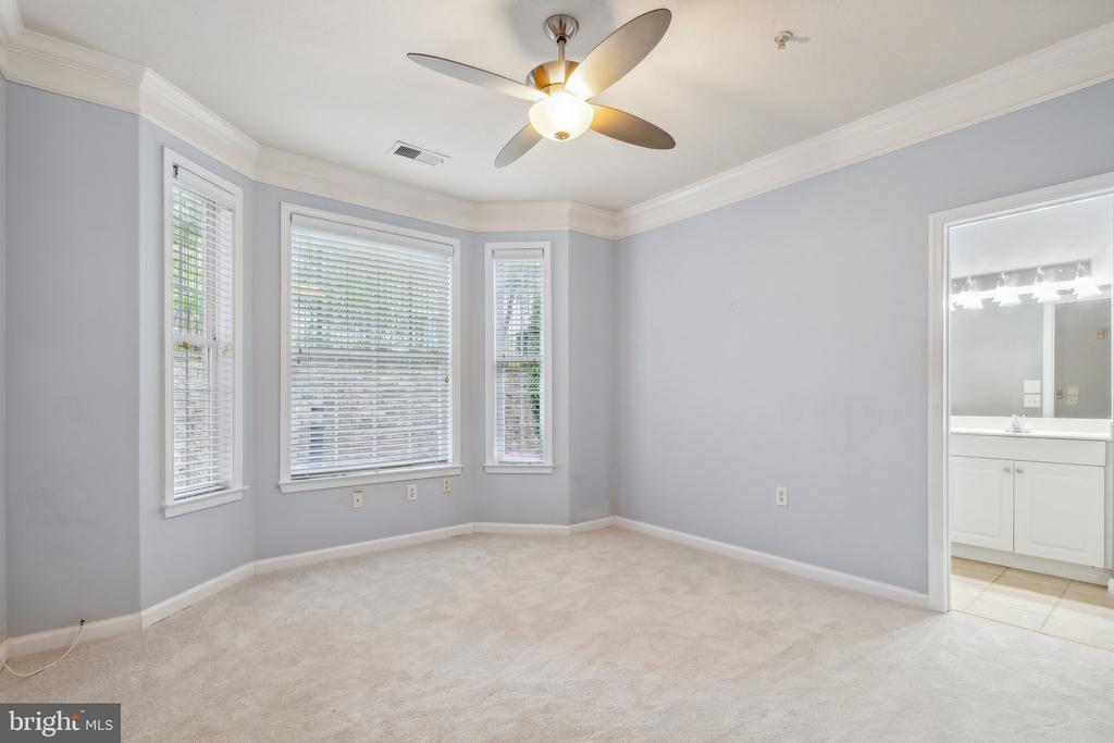 504 Sunset View Ter SE #103