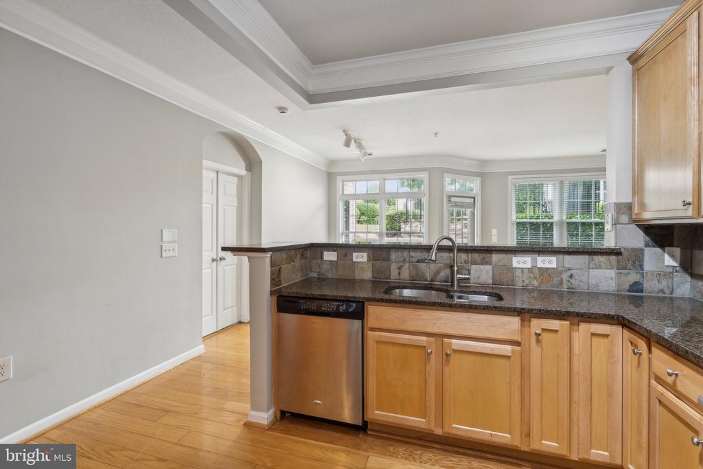 504 Sunset View Ter SE #103