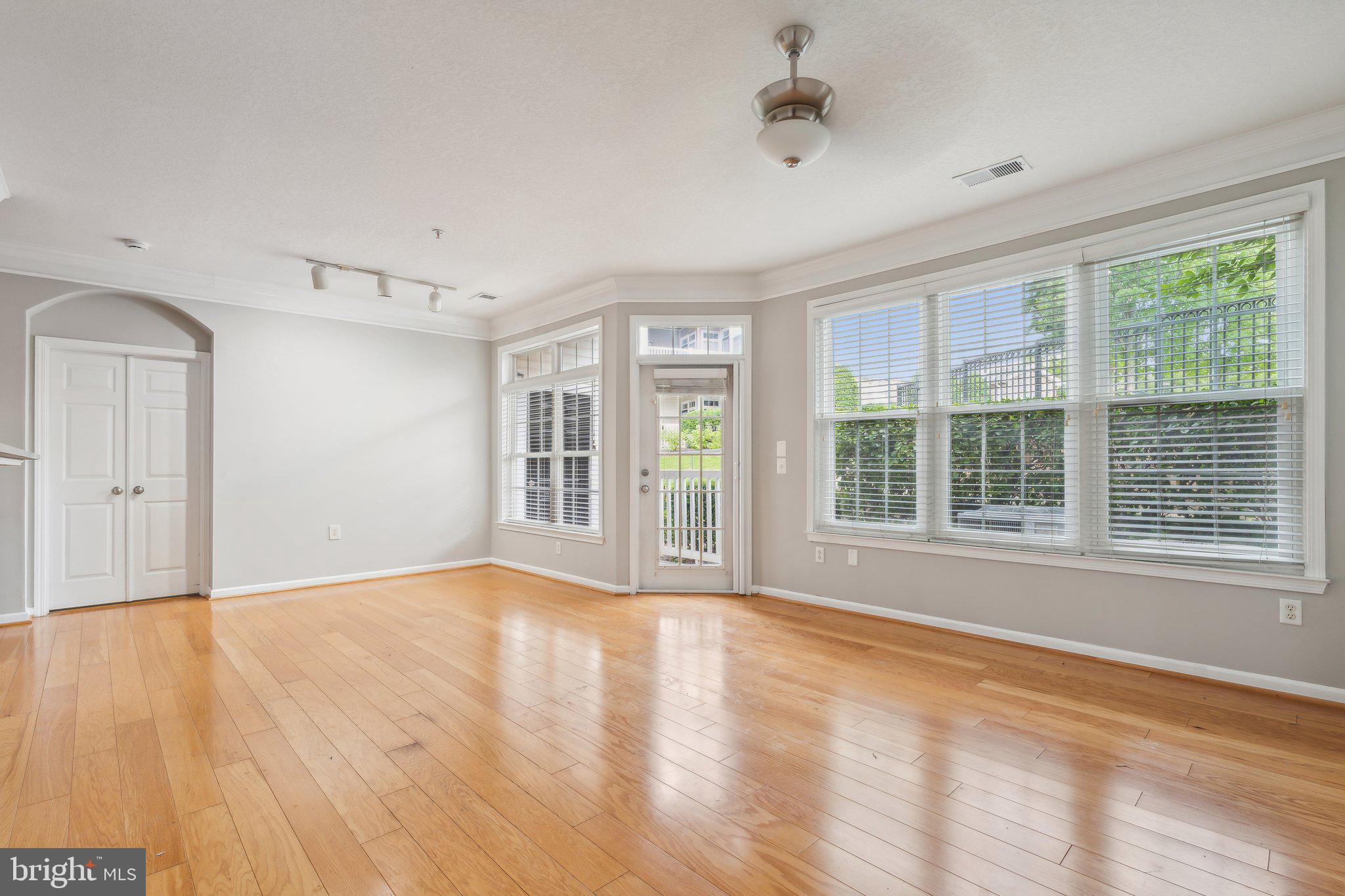 504 Sunset View Ter SE #103