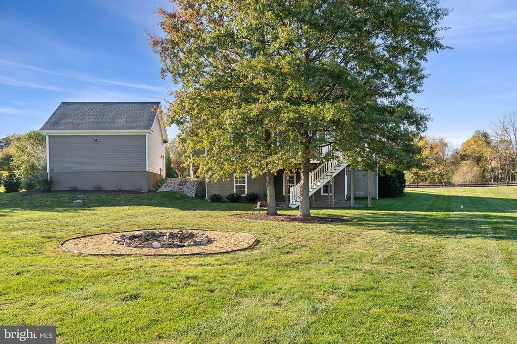18325 Wild Raspberry Dr