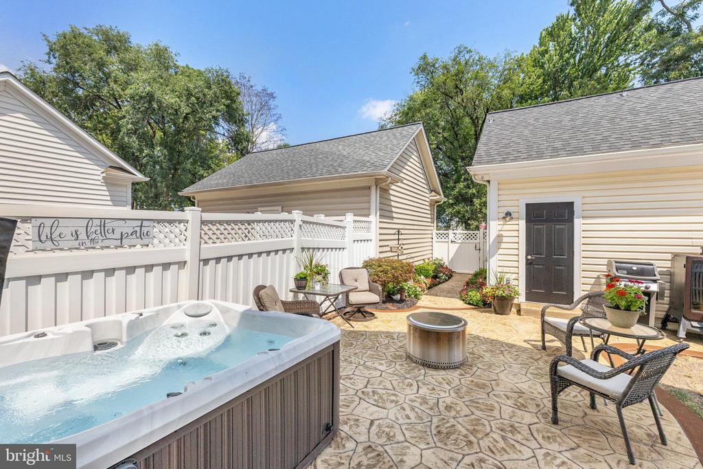 527 Gentlewood Sq