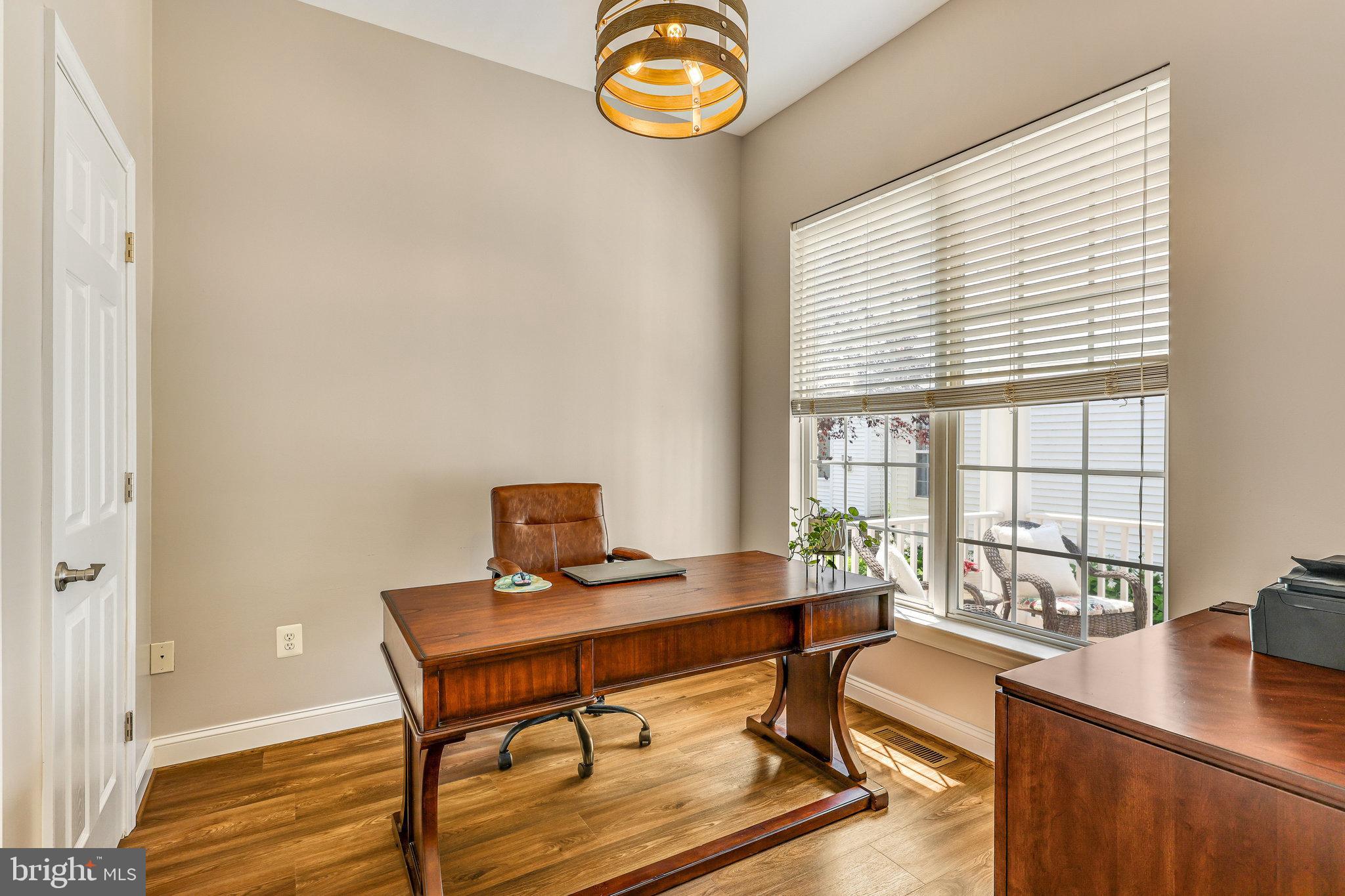 527 Gentlewood Sq