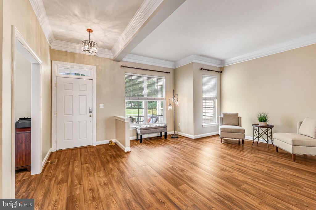 527 Gentlewood Sq