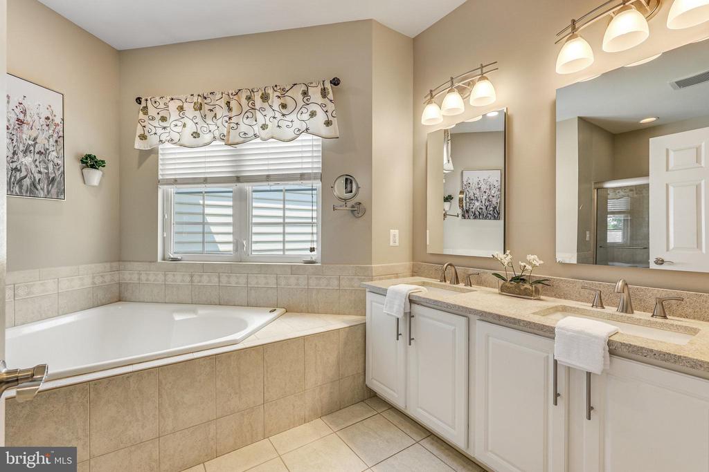 527 Gentlewood Sq