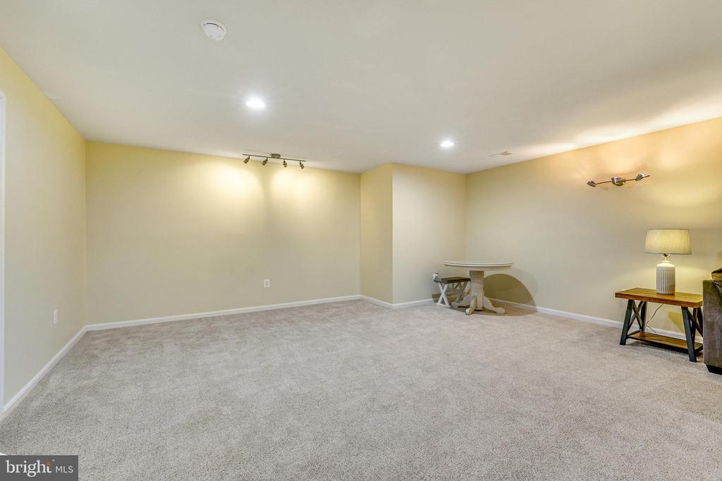 527 Gentlewood Sq