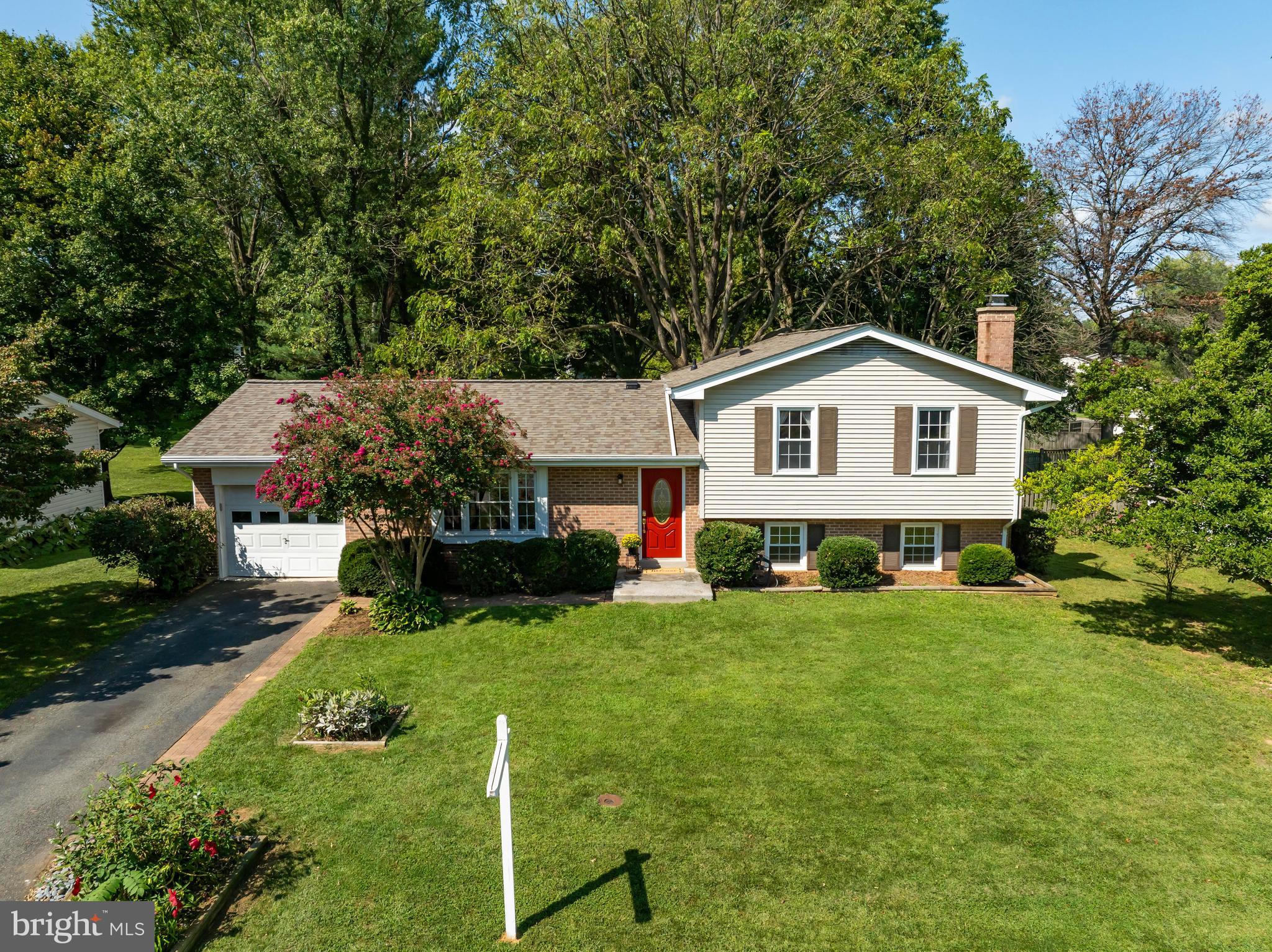 111 Orchard Cir