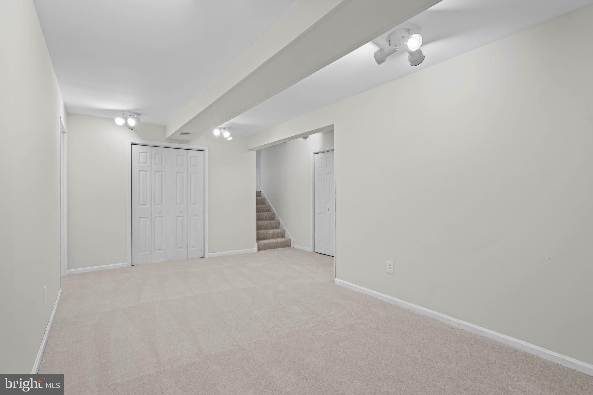 111 Orchard Cir