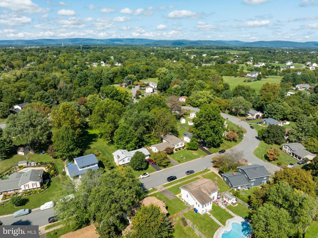 111 Orchard Cir