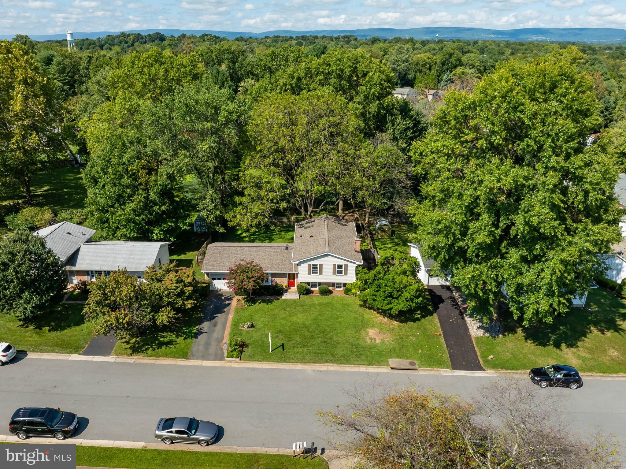 111 Orchard Cir