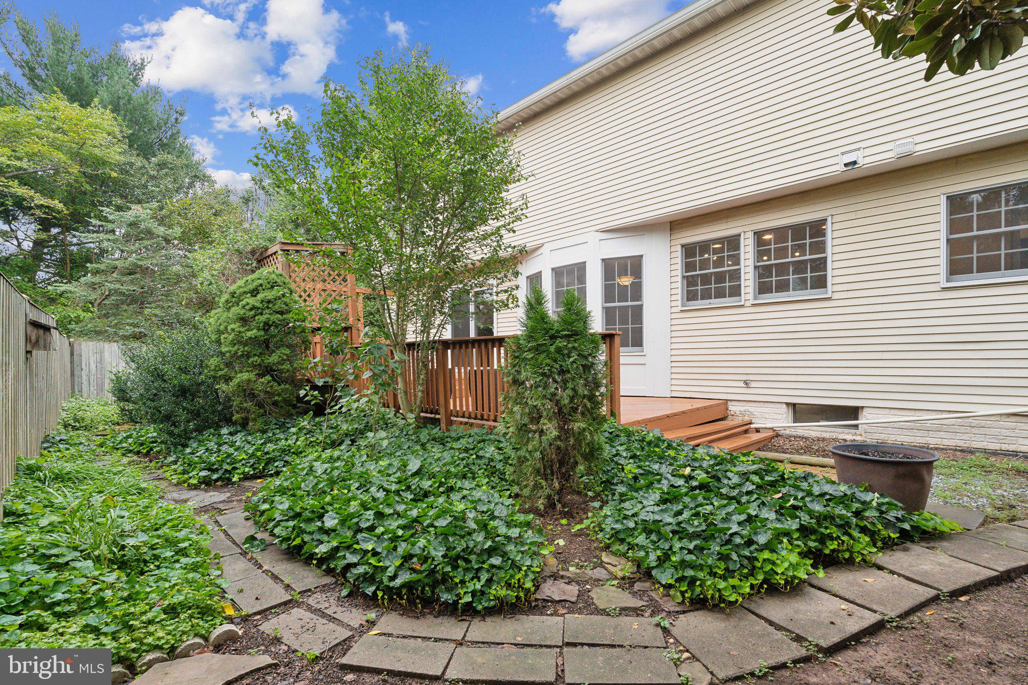 1210 James Rifle Ct NE