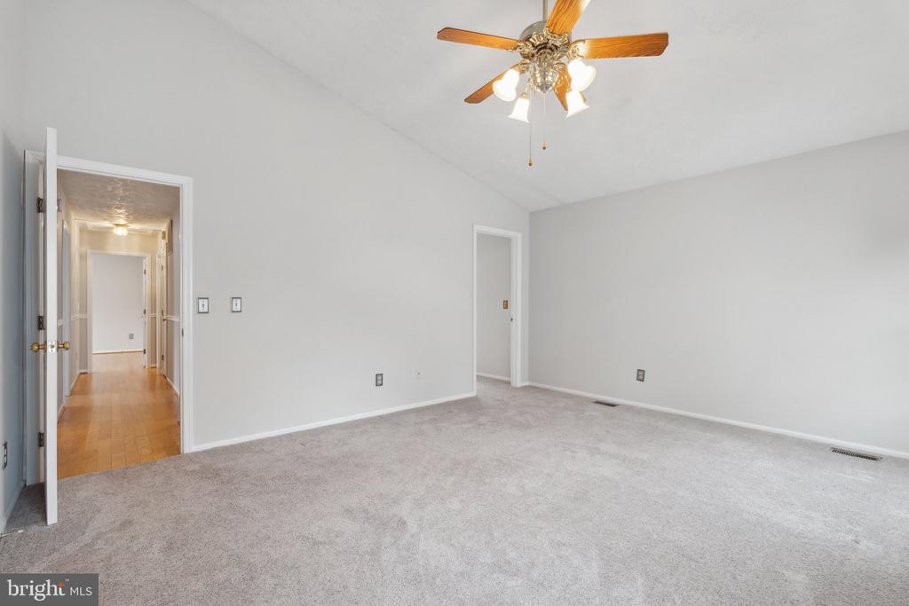 1210 James Rifle Ct NE