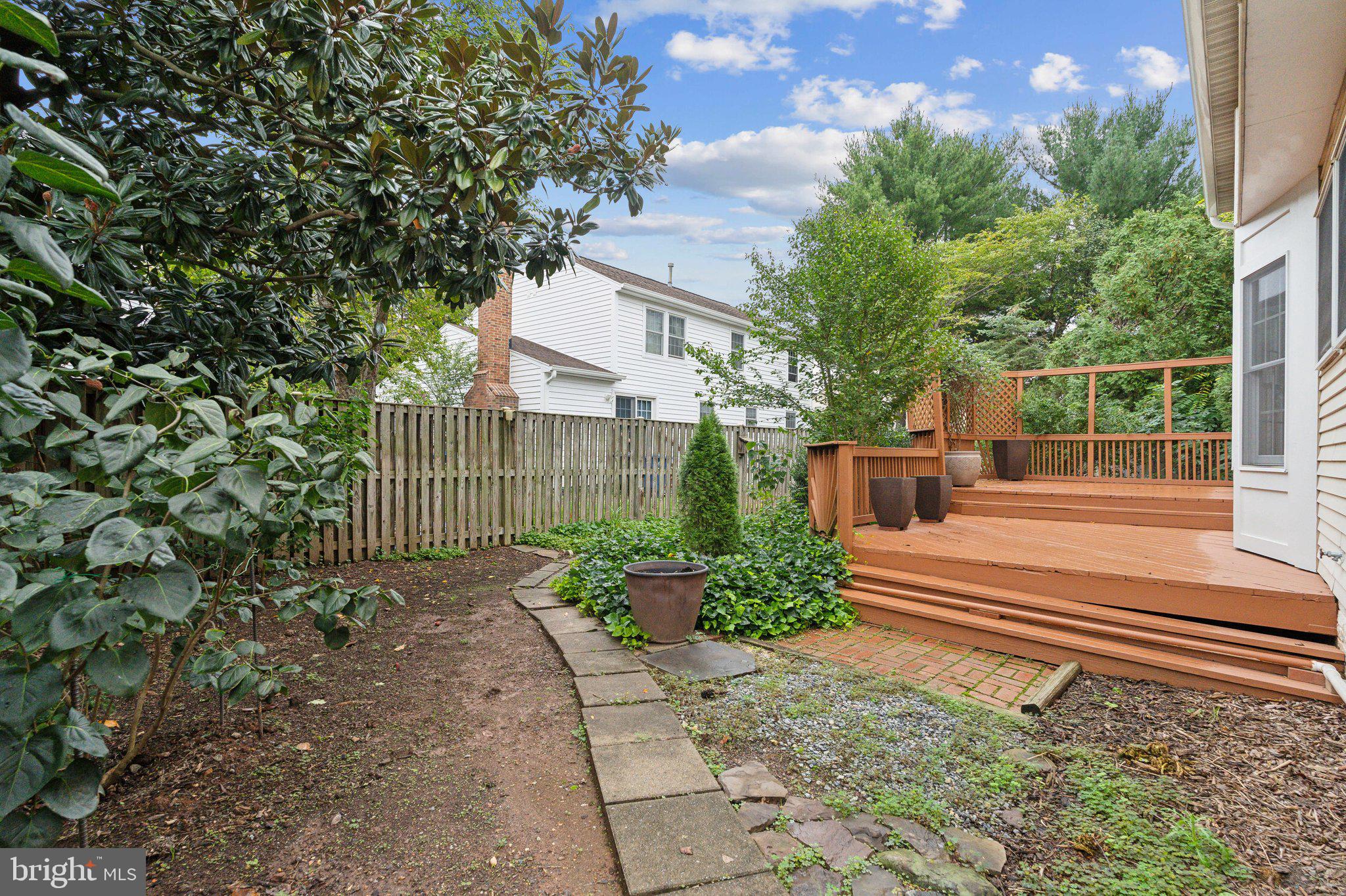 1210 James Rifle Ct NE