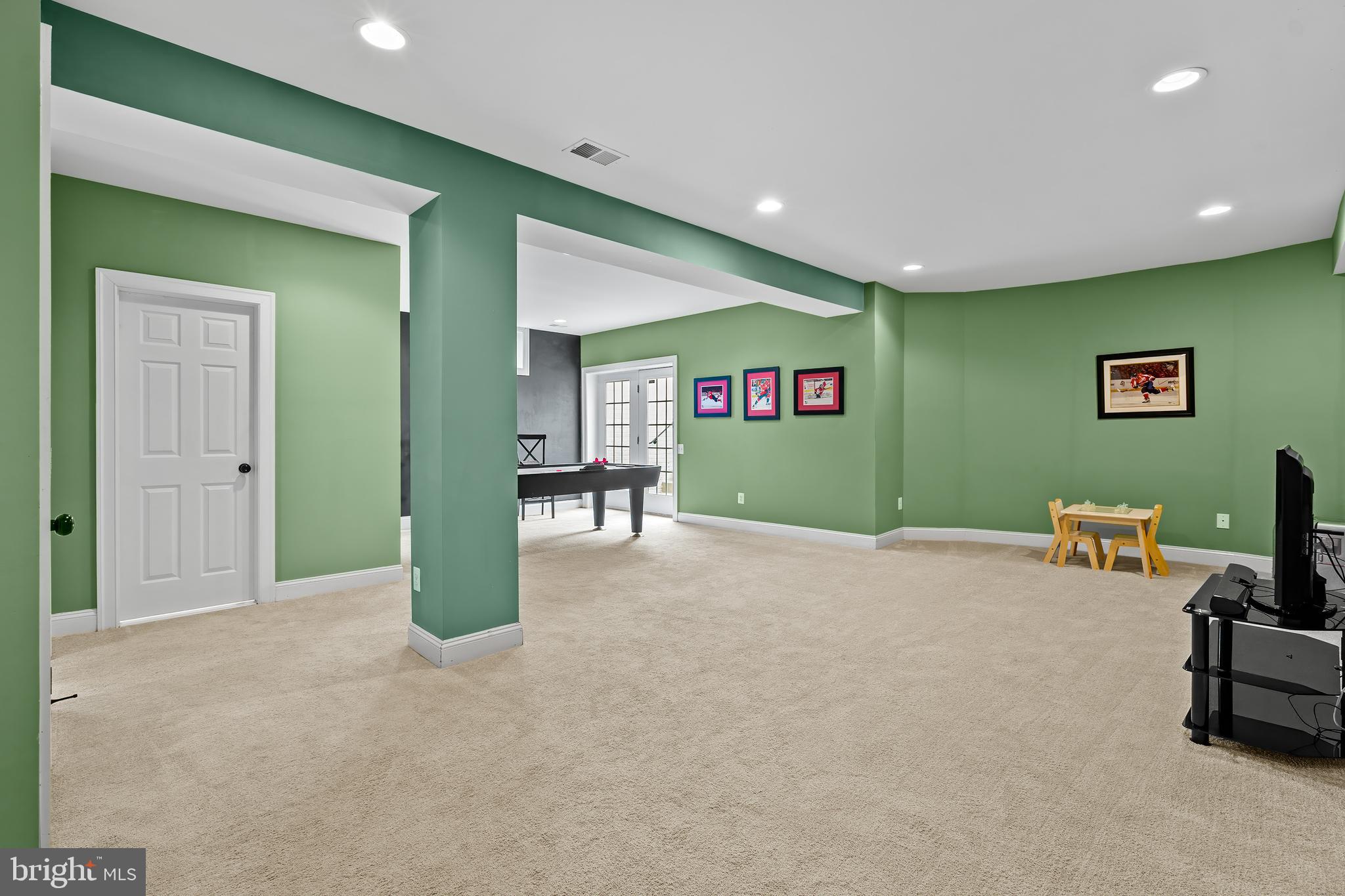 13195 Forest Green Ln