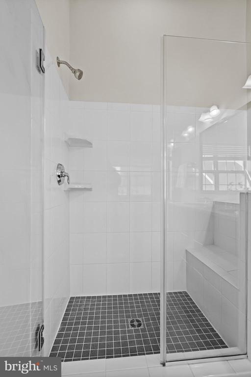 22501 Norwalk Sq