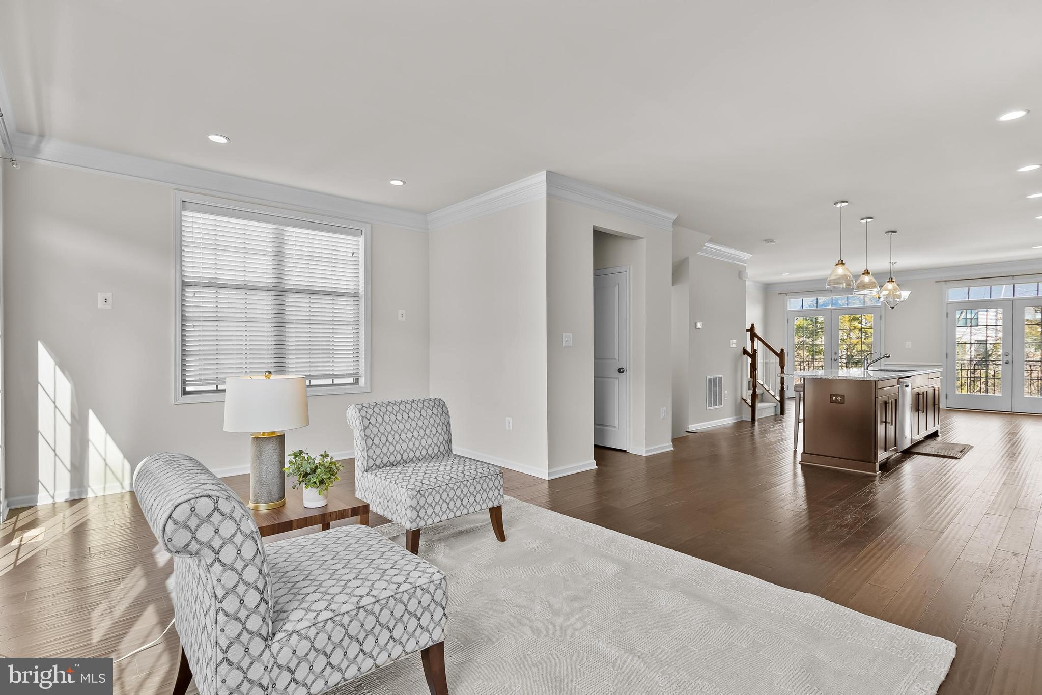 22501 Norwalk Sq