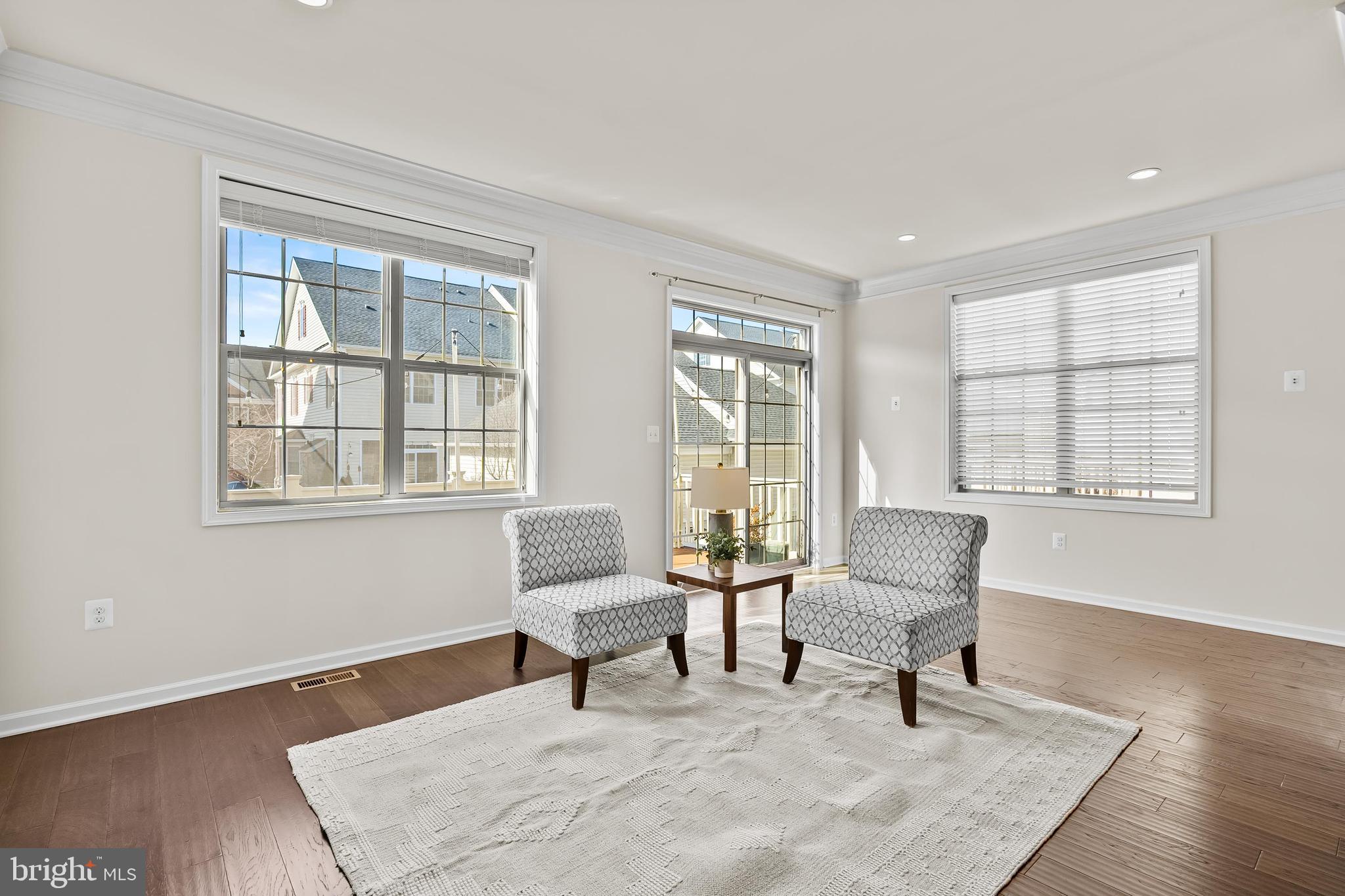 22501 Norwalk Sq
