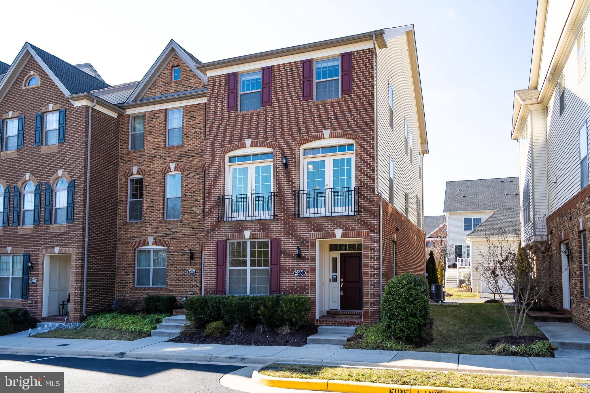 22501 Norwalk Sq