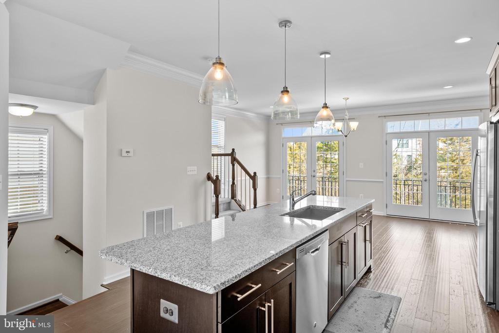 22501 Norwalk Sq