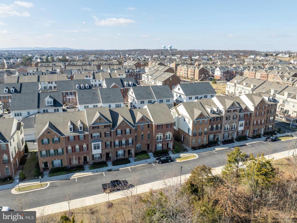 22501 Norwalk Sq