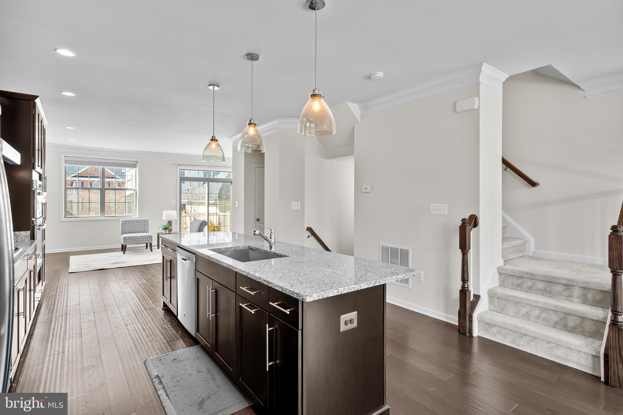 22501 Norwalk Sq