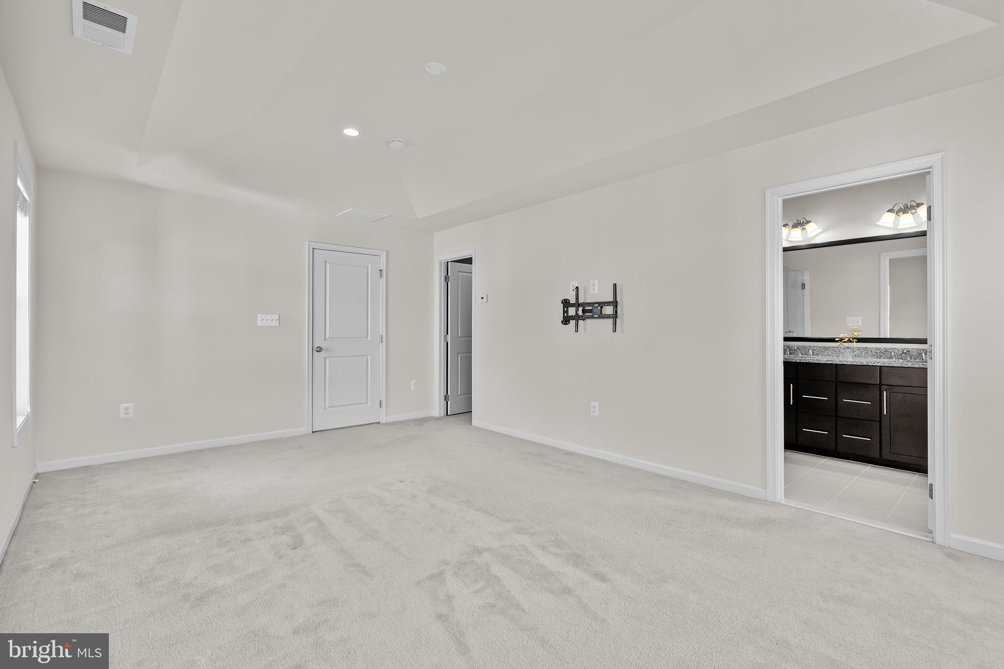 22501 Norwalk Sq
