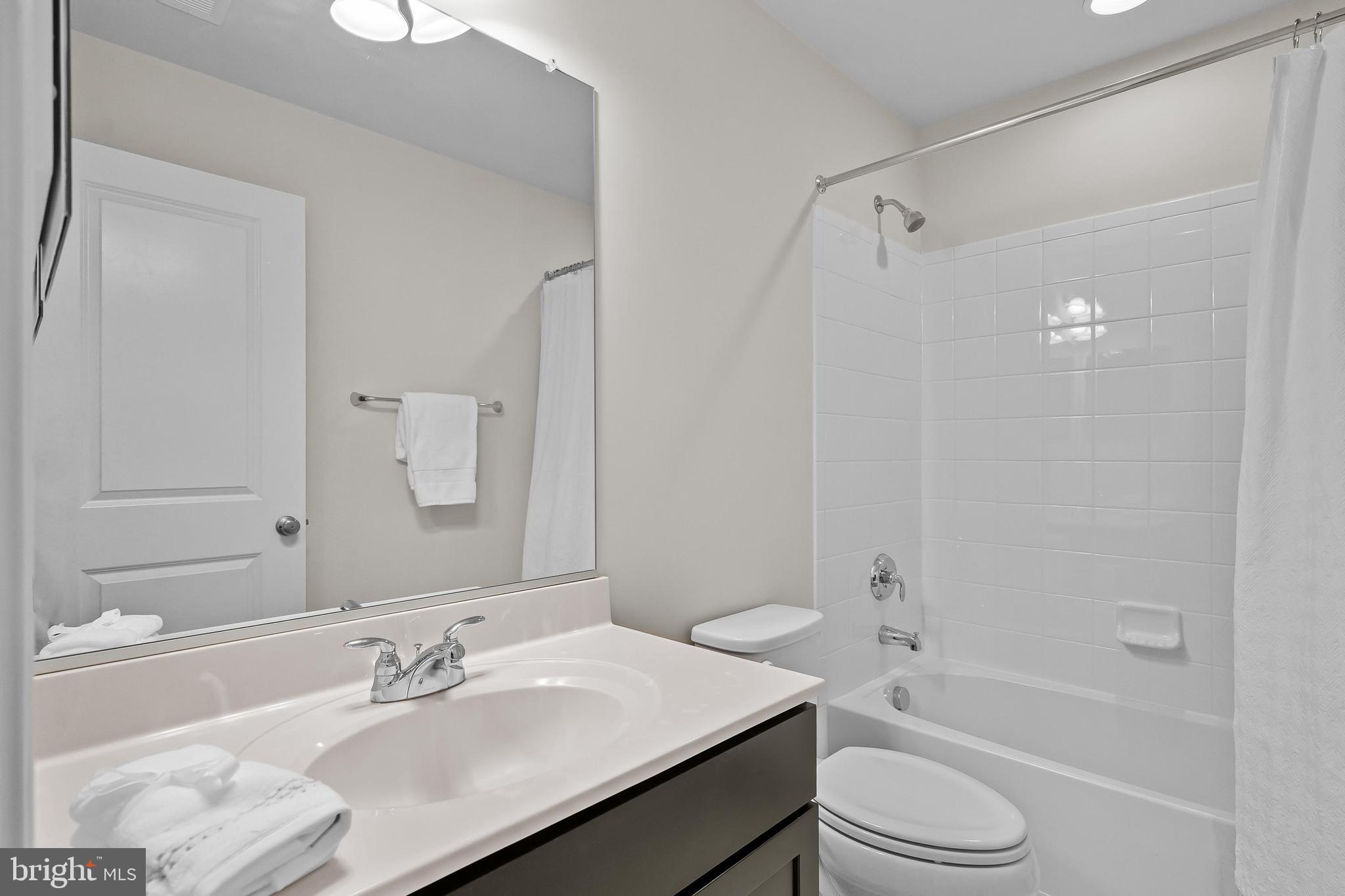 22501 Norwalk Sq