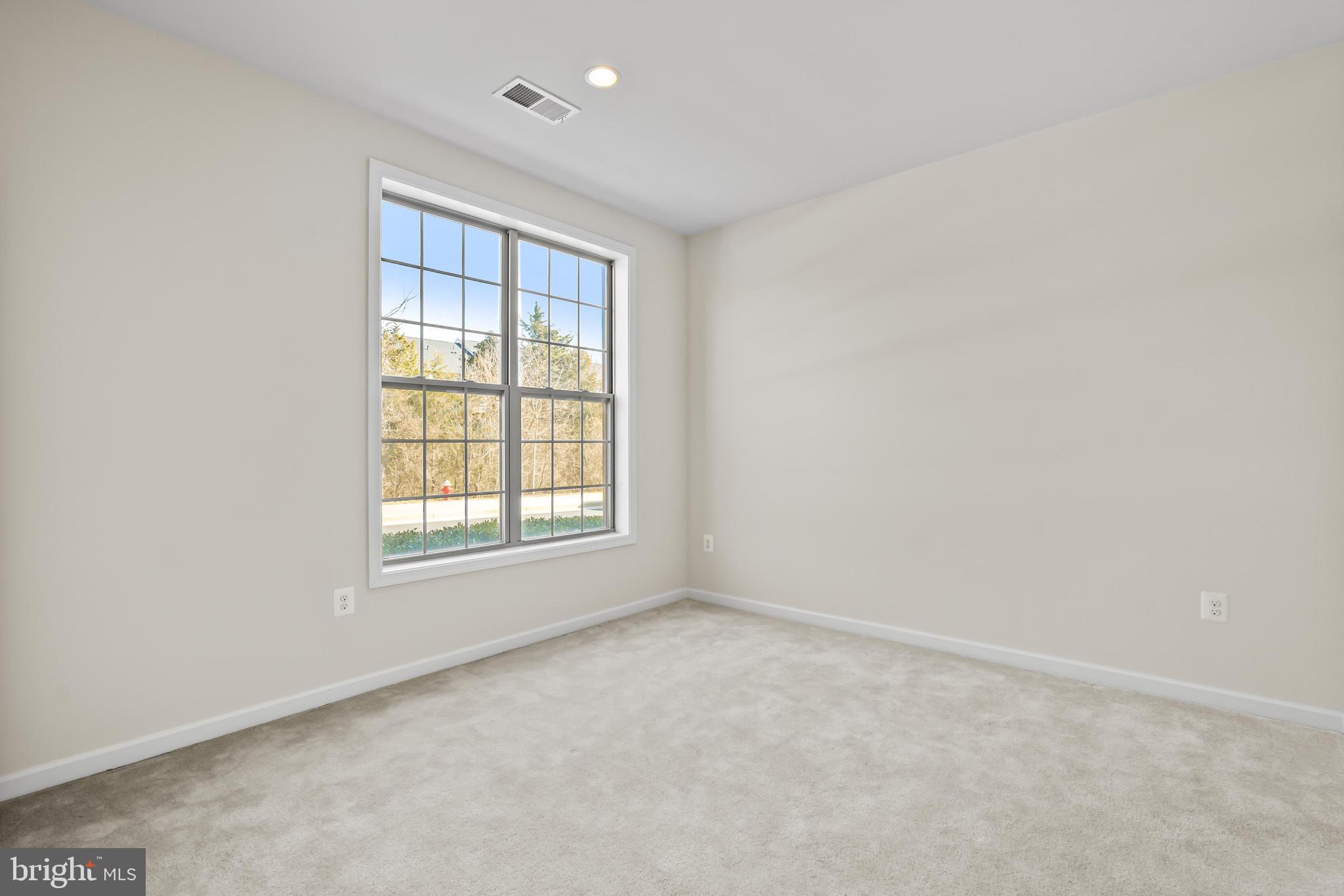 22501 Norwalk Sq