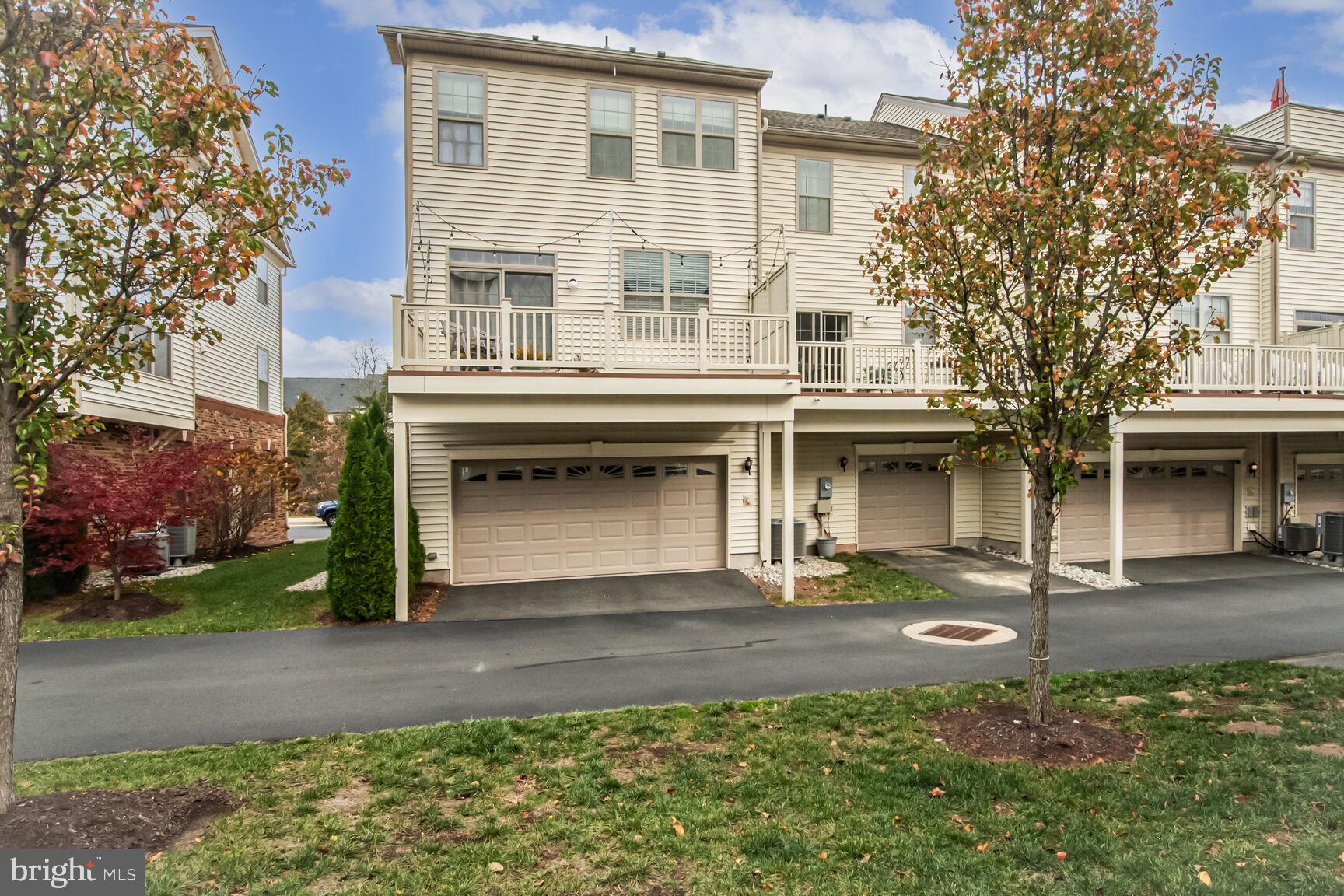 22501 Norwalk Sq