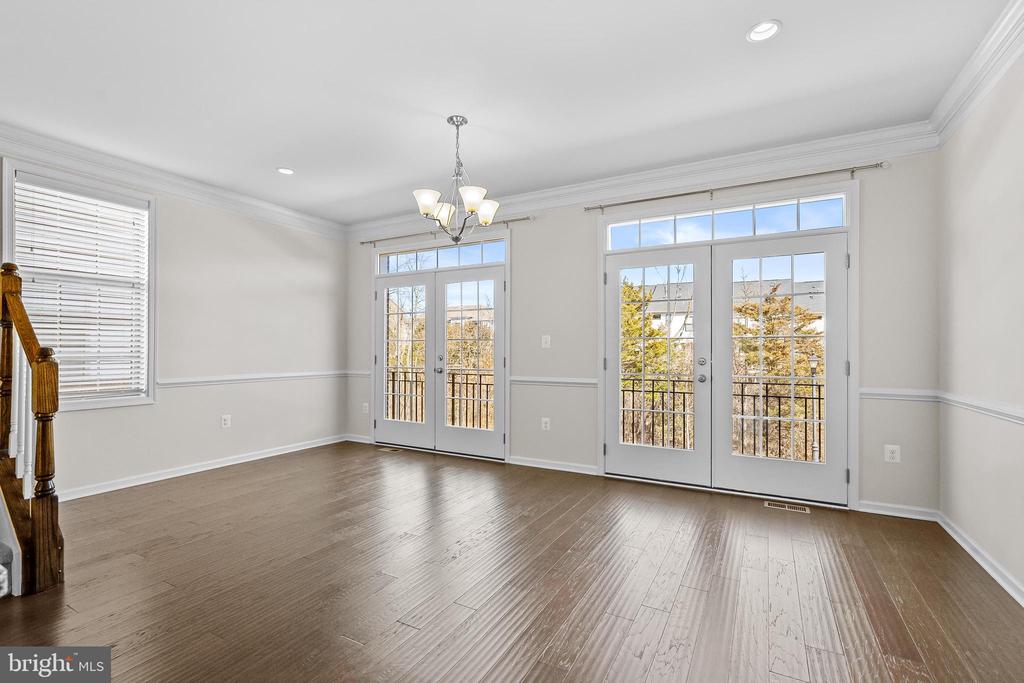 22501 Norwalk Sq