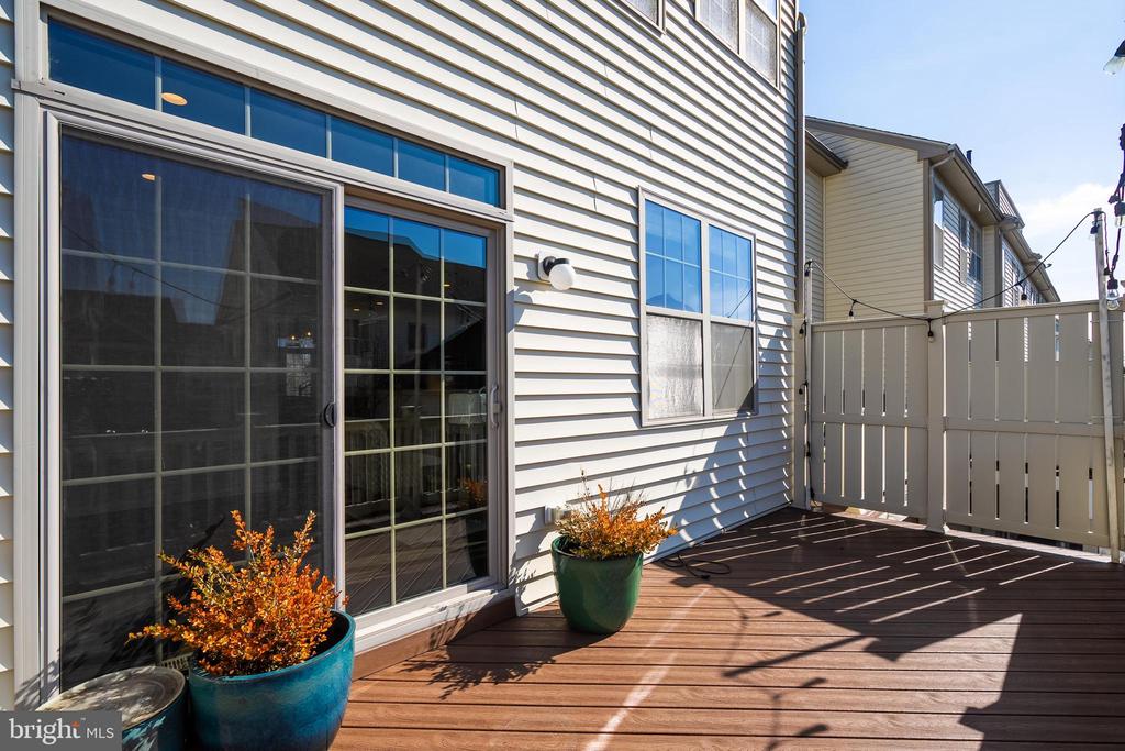 22501 Norwalk Sq