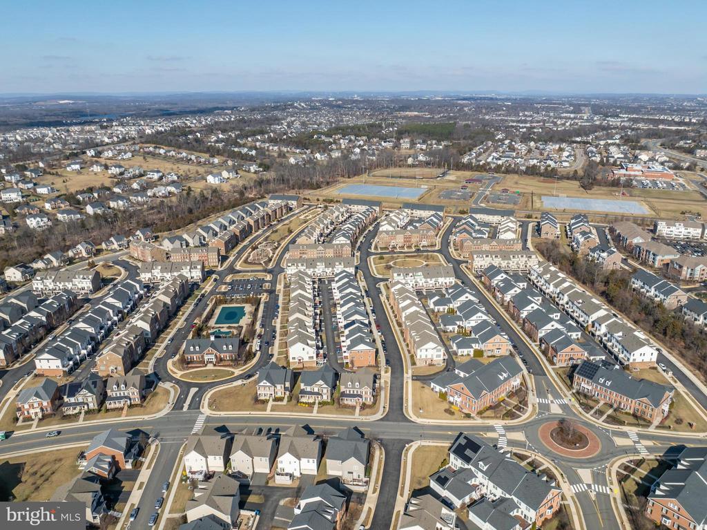 22501 Norwalk Sq