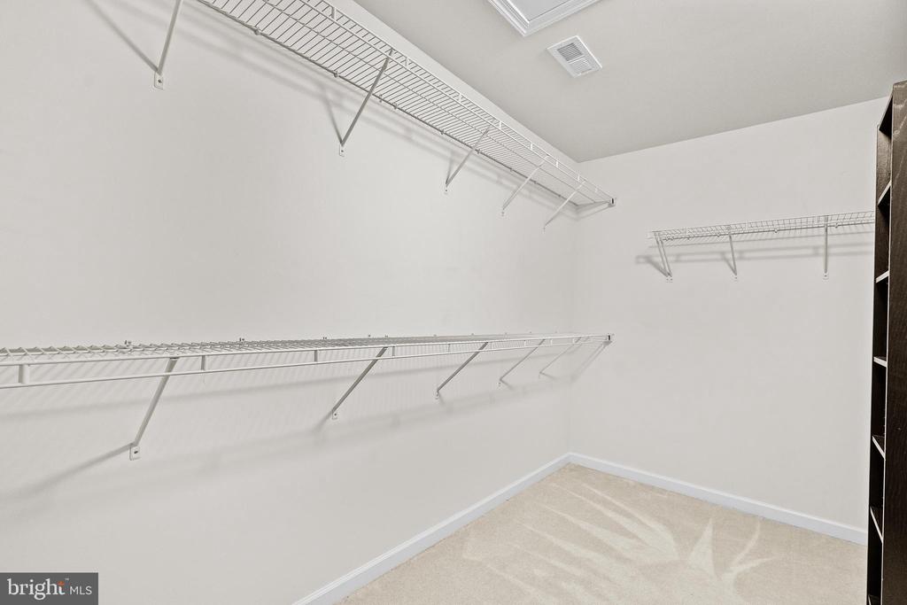22501 Norwalk Sq