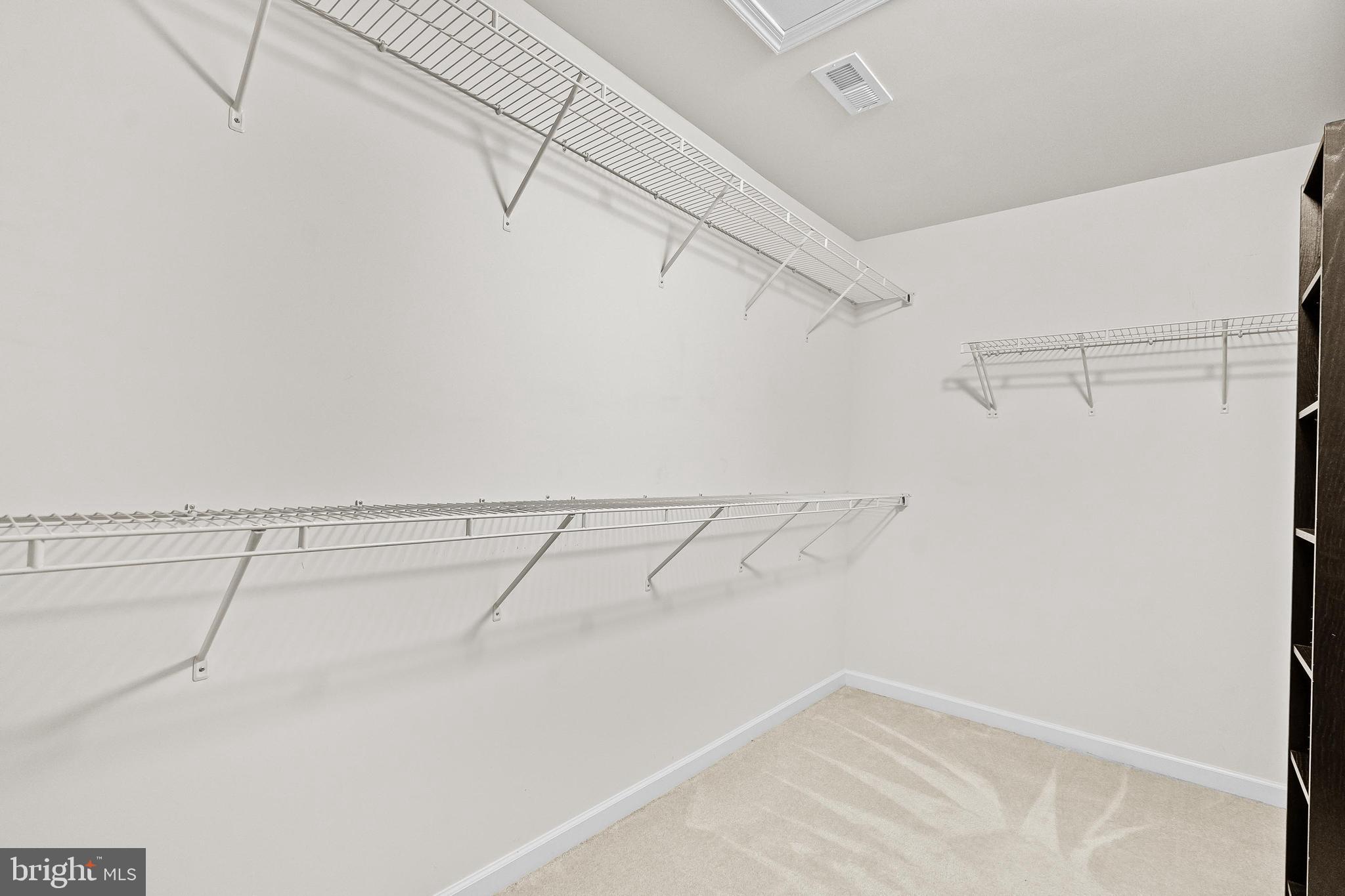 22501 Norwalk Sq