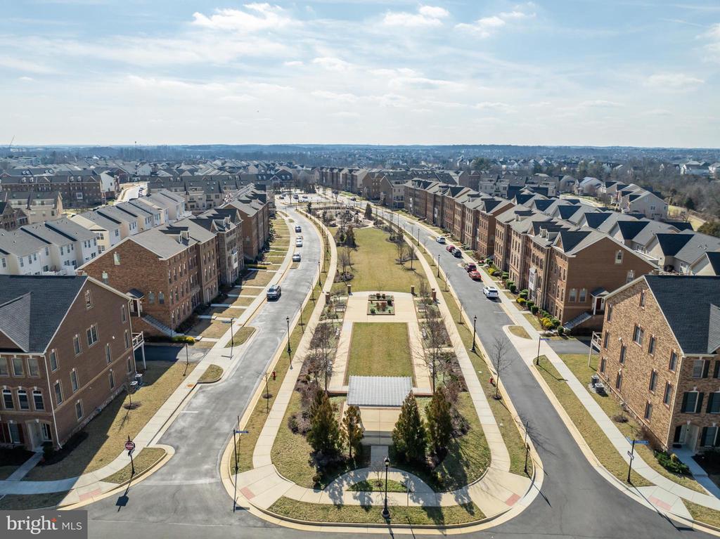 22501 Norwalk Sq