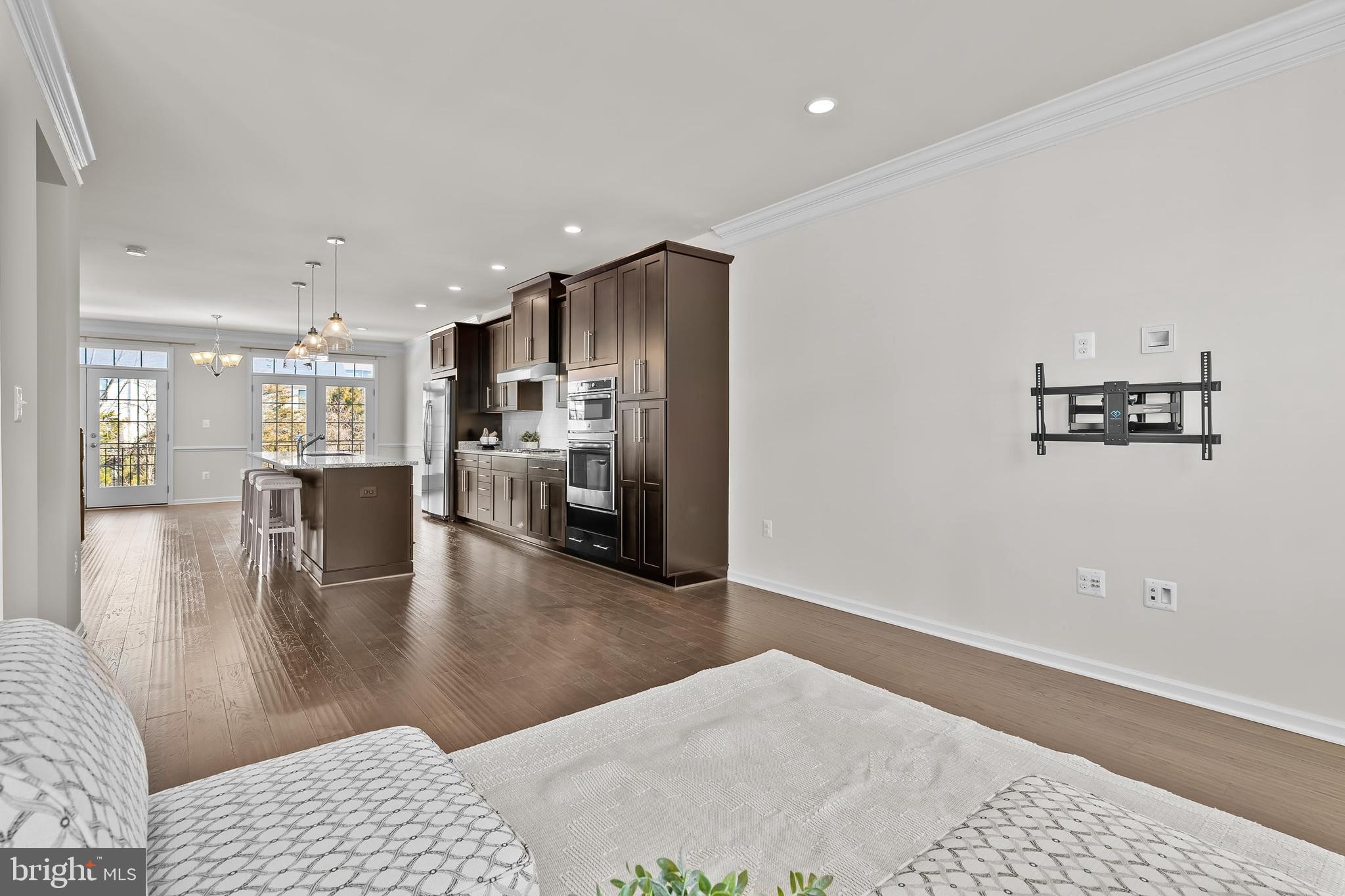 22501 Norwalk Sq