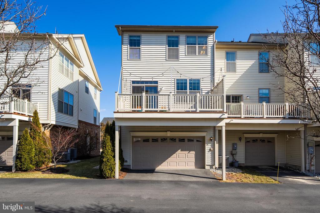 22501 Norwalk Sq
