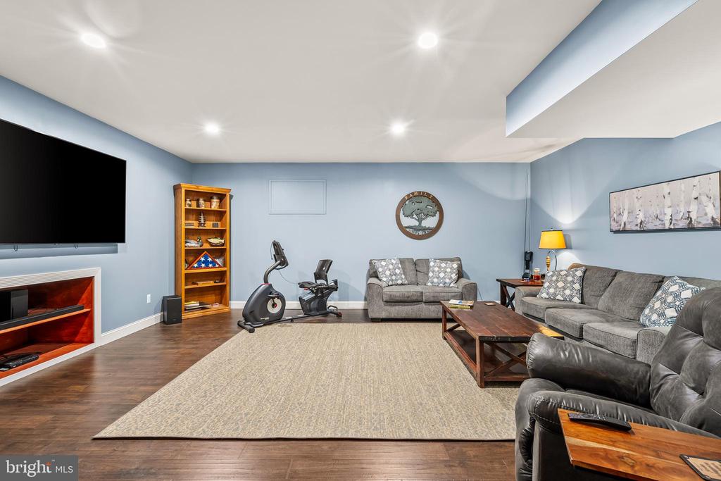 13222 Greenstaff Ln
