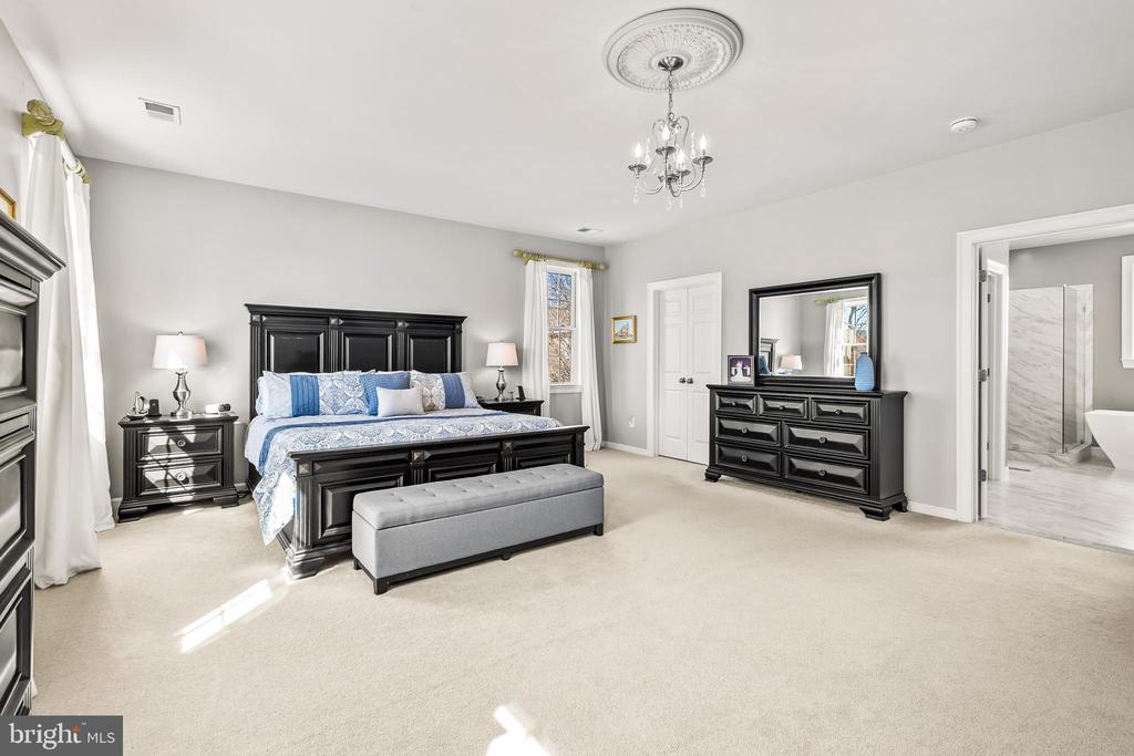 13222 Greenstaff Ln