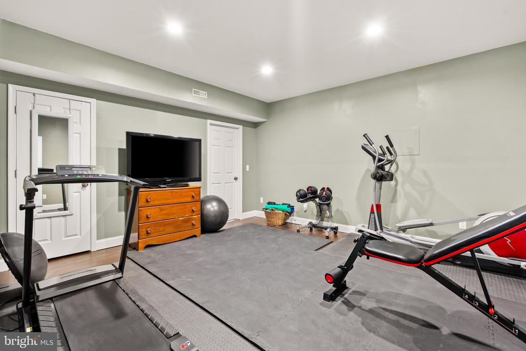 13222 Greenstaff Ln