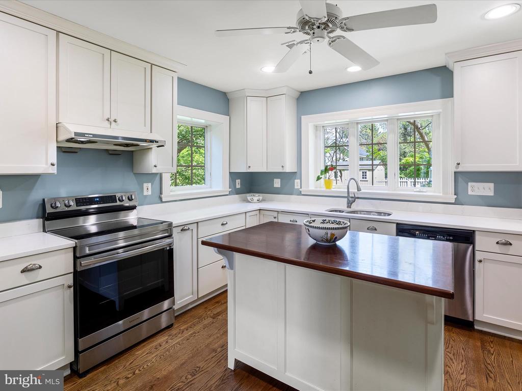 210 S 32nd St