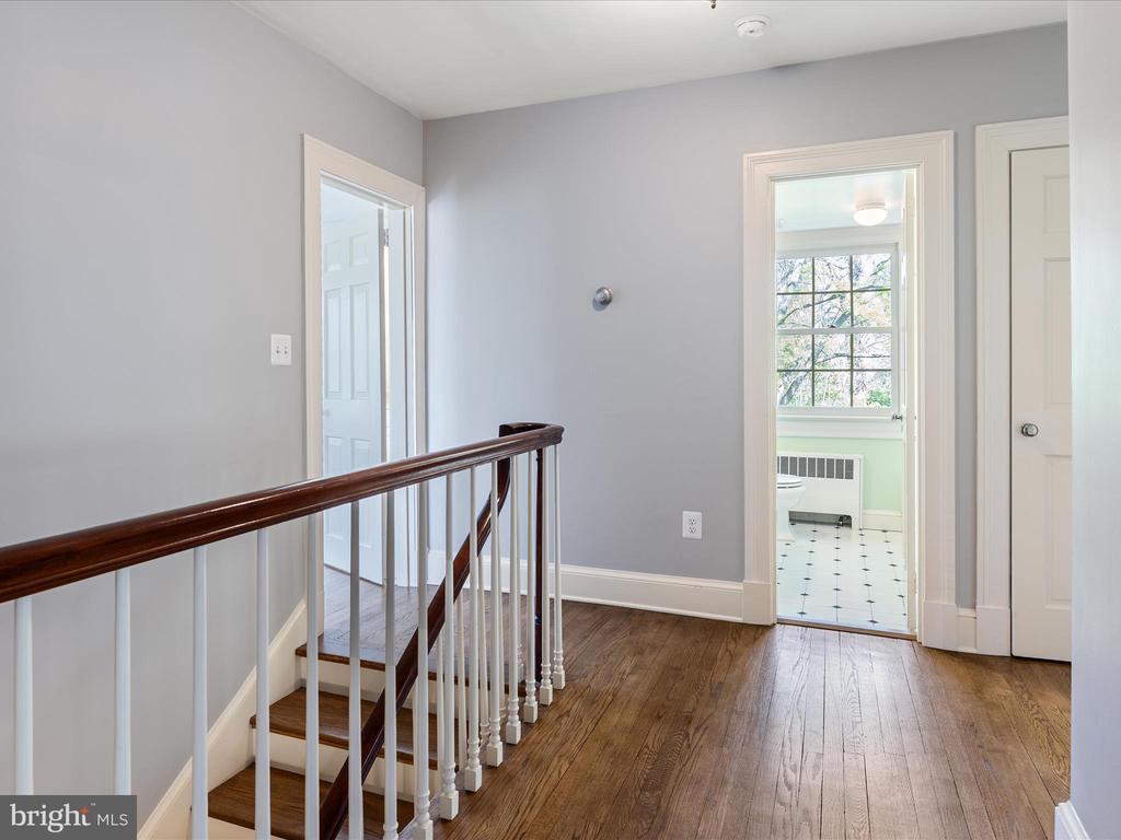 210 S 32nd St