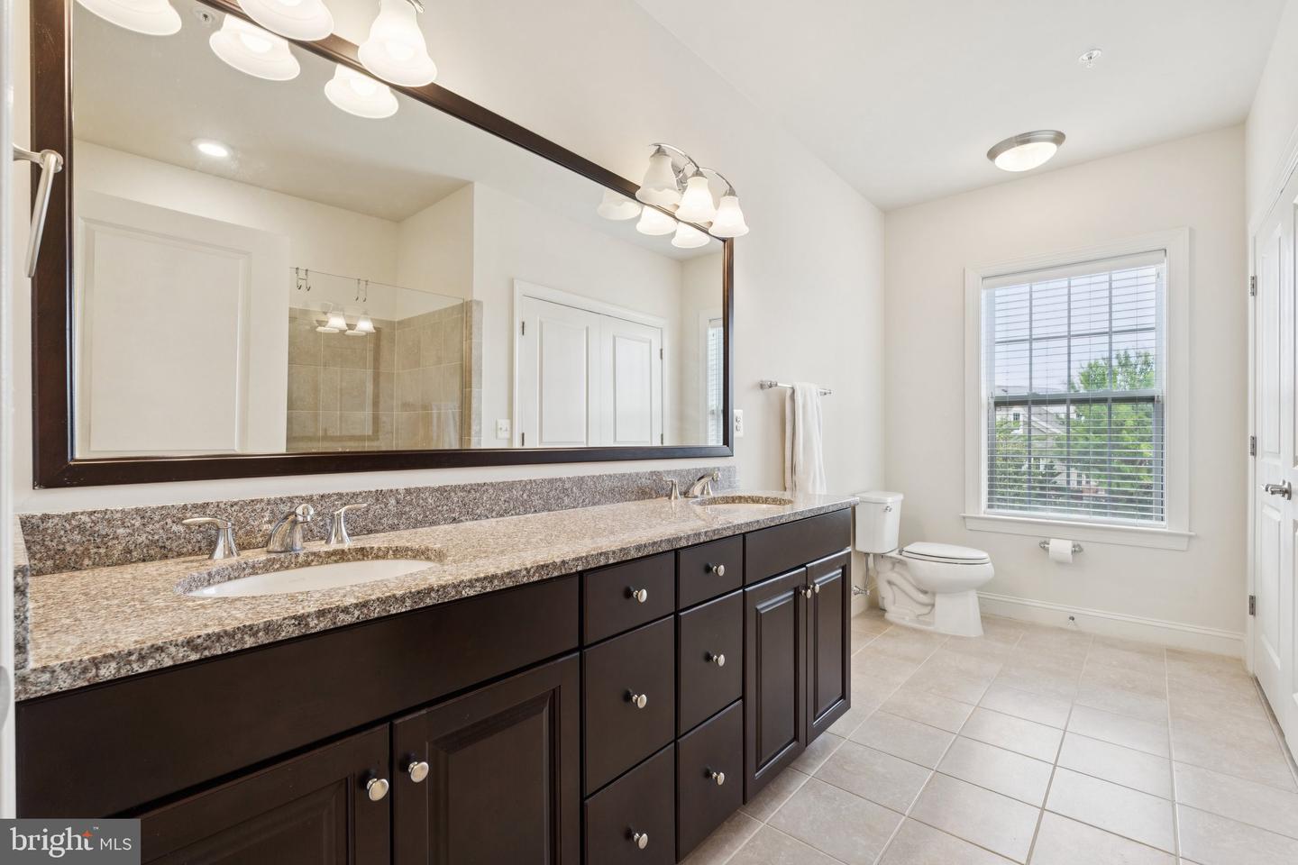 44589 York Crest Ter #200