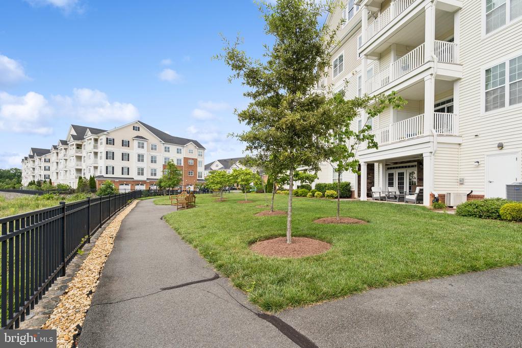 44589 York Crest Ter #200