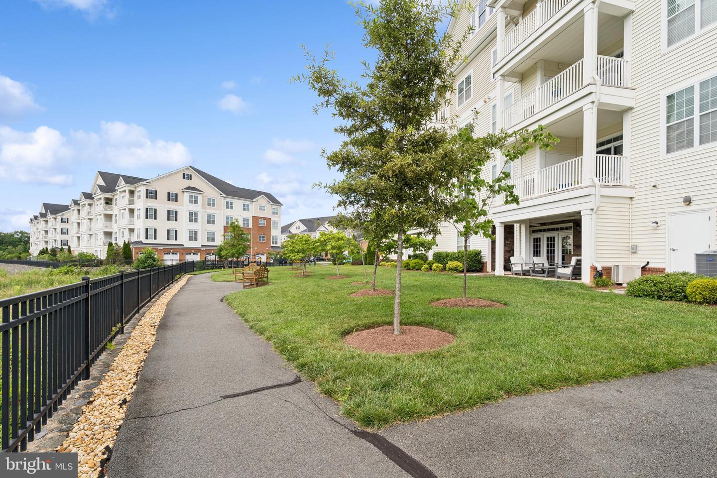 44589 York Crest Ter #200