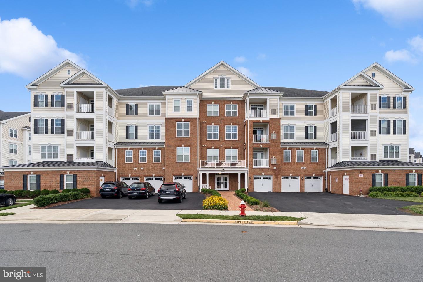 44589 York Crest Ter #200